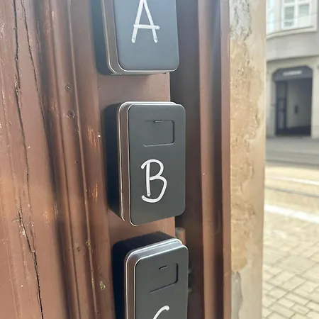 A Private Room In City Center In Bratislava Exterior photo